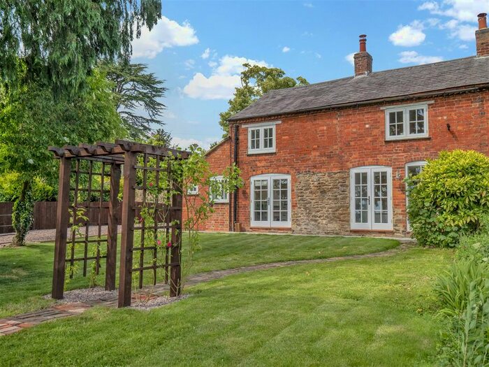 3 Bedroom Cottage For Sale In Main Street, Watford, Northamptonshire, NN6