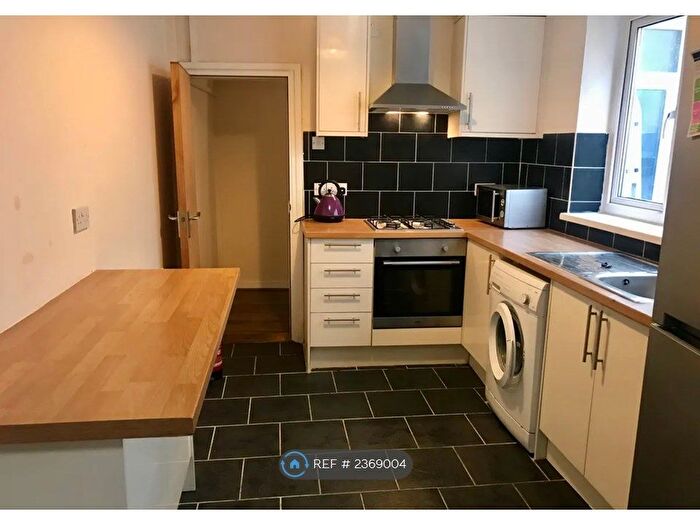 4 Bedroom Terraced House To Rent In Western Street, Swansea, SA1
