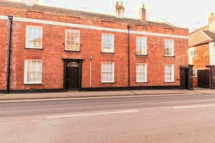 2 Bedroom Flat To Rent In Beatrice Court, Lichfield, WS13