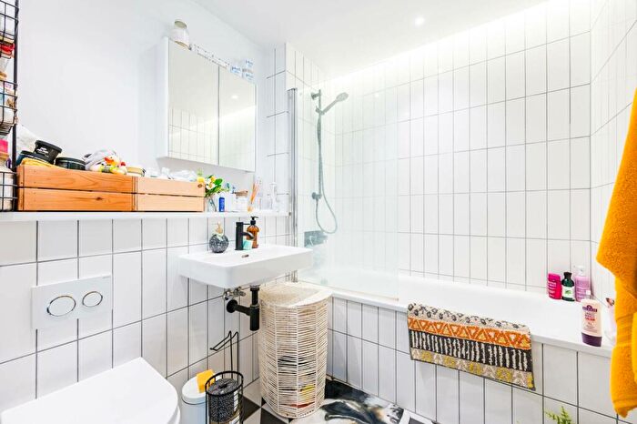 1 Bedroom Flat For Sale In London Road, , Plaistow, London, E13