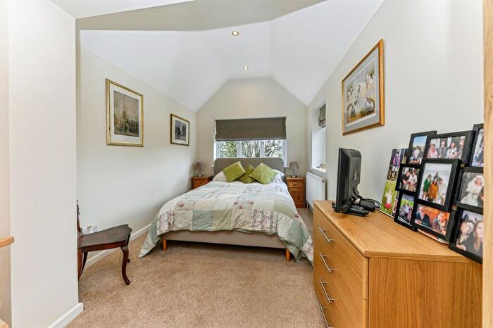 3 Bedroom Detached Bungalow For Sale In Aveland Road, Ketton, Stamford, PE9 - Photo 11