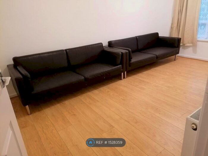 1 Bedroom Flat To Rent In Holtdale Avenue, Leeds, LS16