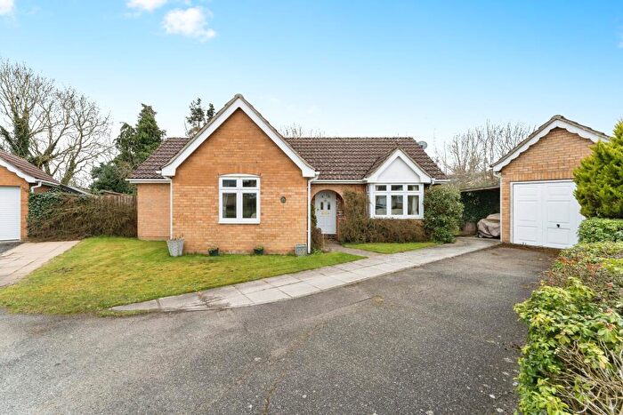 2 Bedroom Bungalow For Sale In Hinton View, Haddenham, Ely, Cambridgeshire, CB6