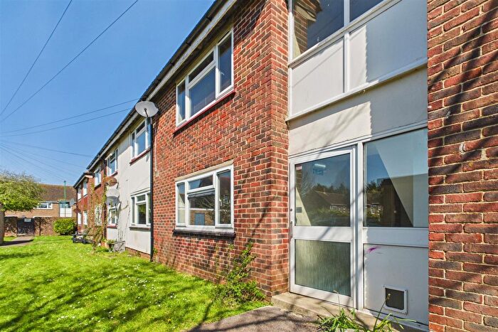 2 Bedroom Flat For Sale In Uphill Way, Hunston, Chichester, PO20