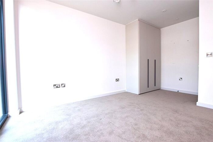 1 Bedroom Flat For Sale In Paul Street, Taunton, Somerset, TA1