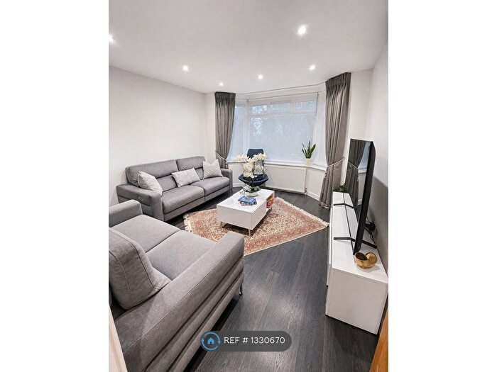 3 Bedroom Semi Detached House To Rent In Middleton Drive, Pinner, HA5