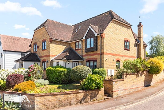 4 Bedroom Semi-detached House For Sale In Harlow Road, Roydon, Harlow, CM19