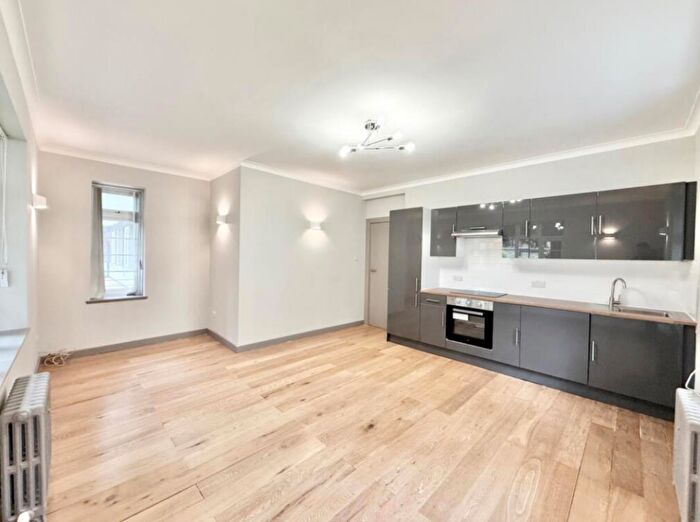 2 Bedroom Flat To Rent In Greville Place, London, NW6