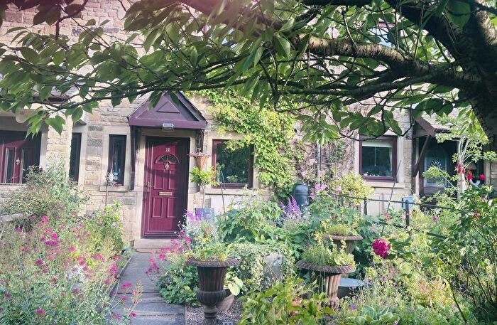 2 Bedroom Terraced House For Sale In Beckside Close, Addingham, LS29