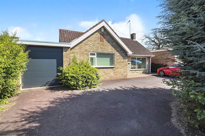 3 Bedroom Detached Bungalow For Sale In Mallard Close, Higham Ferrers, NN10