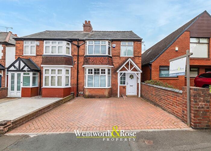 3 Bedroom Semi-Detached House For Sale In Devon Road, Birmingham, B67