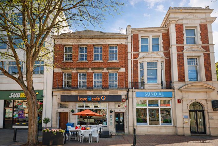 1 Bedroom Flat To Rent In A Queens Road, Brighton, BN1