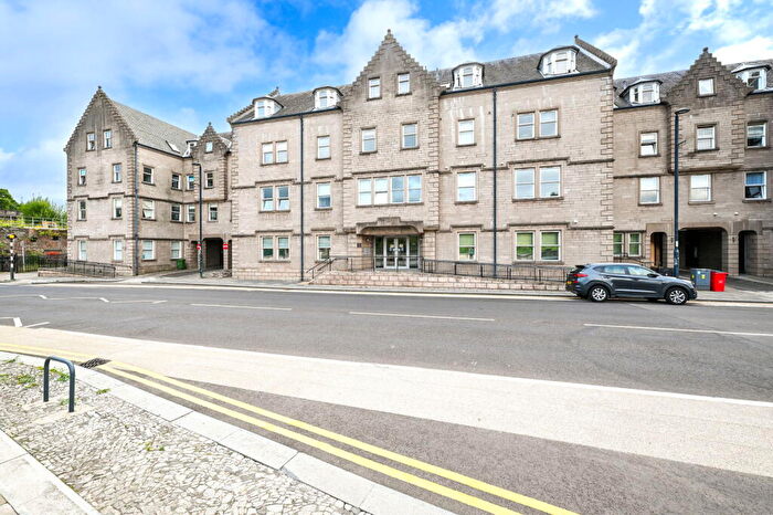 2 Bedroom Flat For Sale In Tay Street, Perth, PH2