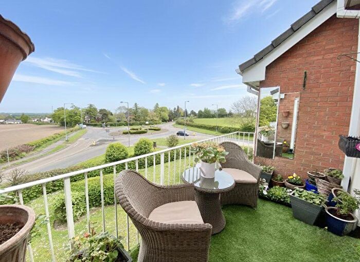 2 Bedroom Flat For Sale In Wyndley Close, Wyndley Manor, Four Oaks, Sutton Coldfield, B74