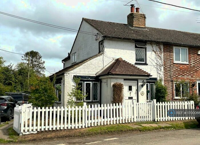 3 Bedroom End Of Terrace House To Rent In Greens Cottages, East Farleigh, Maidstone, ME15