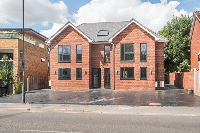 1 Bedroom Flat To Rent In Cookham Road, Maidenhead, SL6