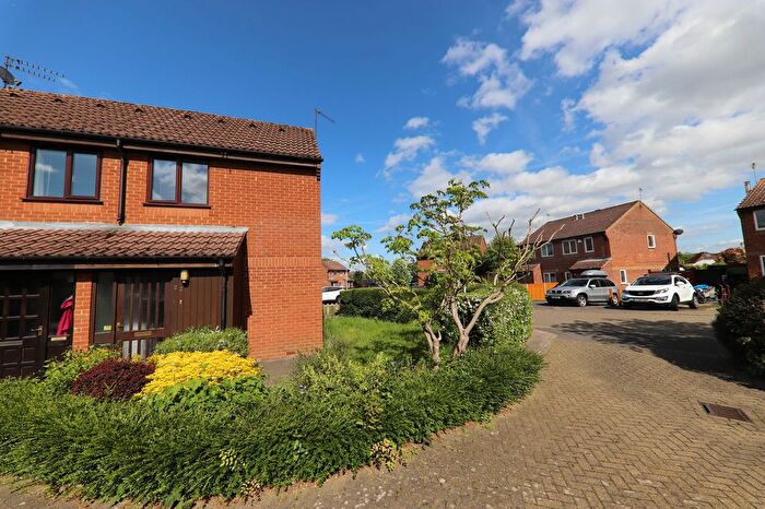 1 Bedroom Property To Rent In Ladywalk, Maple Cross, WD3