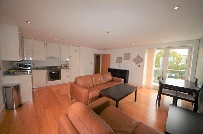 2 Bedroom Apartment To Rent In Caledonian Road, London, N7