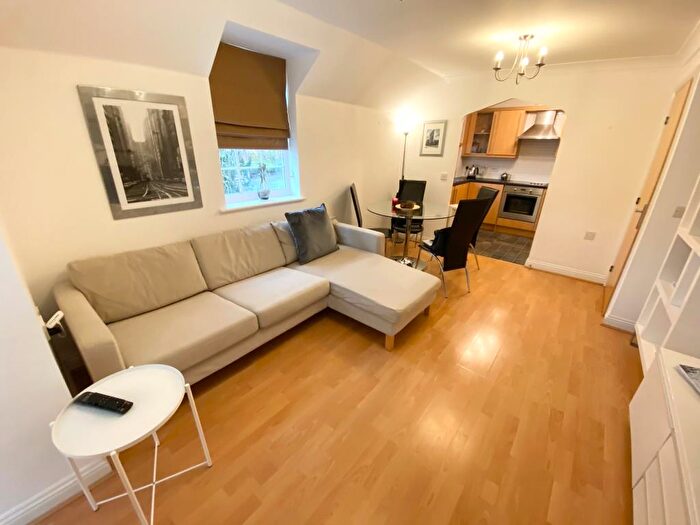 2 Bedroom Apartment To Rent In Newbury, Berkshire, RG14