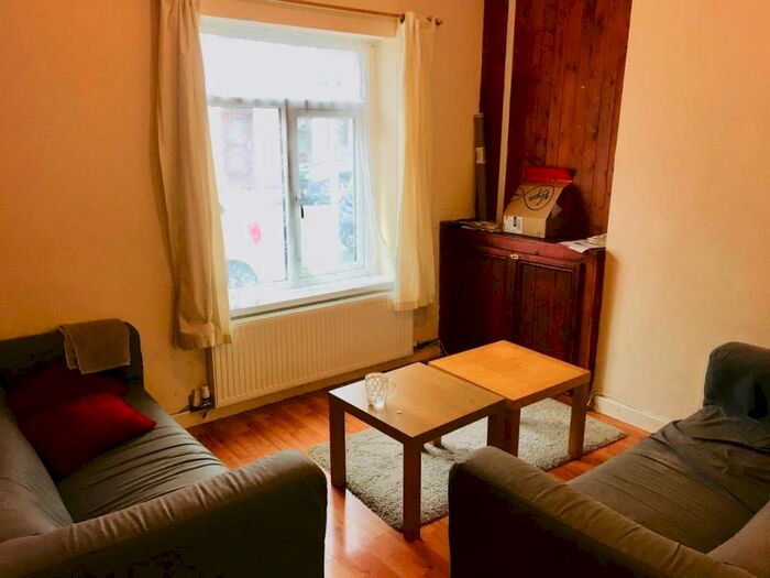 4 Bedroom House To Rent In Hirwain Street, Cathays, CF24