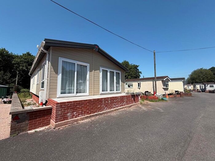 2 Bedroom Park Home For Sale In Underhill Park, Tiverton, EX16