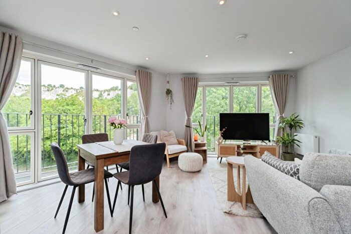 2 Bedroom Flat For Sale In Old Barn Lane, Kenley, Surrey, CR8