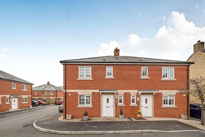 3 Bedroom Semi Detached House For Sale In Wordsworth Way, Devizes, SN10