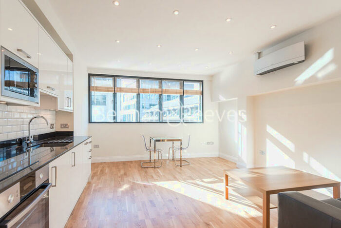 1 Bedroom Apartment To Rent In Fleet Street, Blackfriars, EC4A