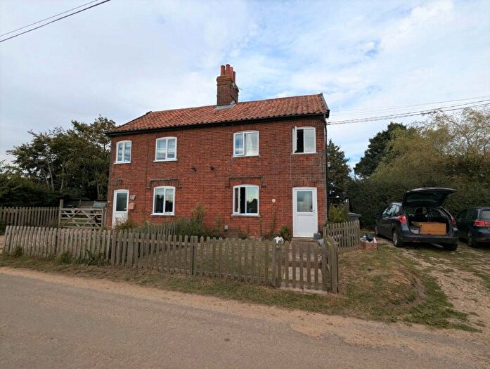 Semi-Detached House To Rent In Farnham, Saxmundham, Suffolk, IP17