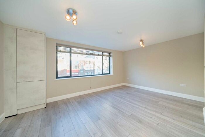 2 Bedroom Flat To Rent In Fonthill Road, London, N4