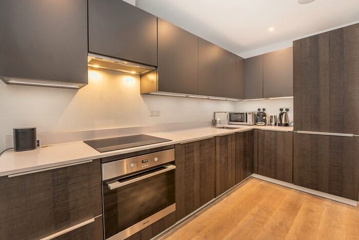 1 Bedroom Flat To Rent In Victoria Villas, Richmond, TW9