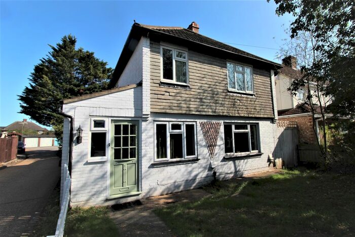 3 Bedroom Detached House To Rent In Orchard Way, Ashford, TW15