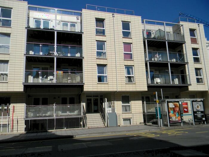 1 Bedroom Flat To Rent In Canute Road, Southampton, SO14