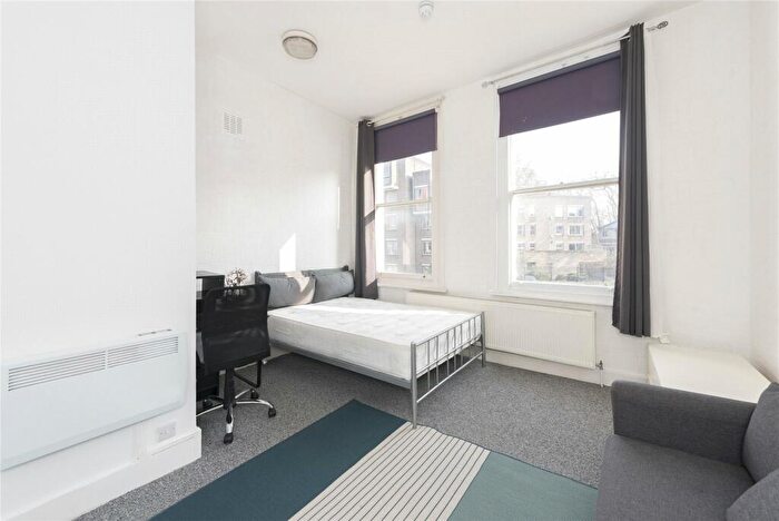 Flat To Rent In Crowndale Road, Camden Town, NW1