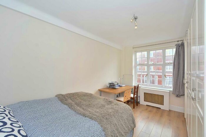 2 Bedroom Apartment To Rent In Melina Court, Grove End Road, St John's Wood, London, NW8