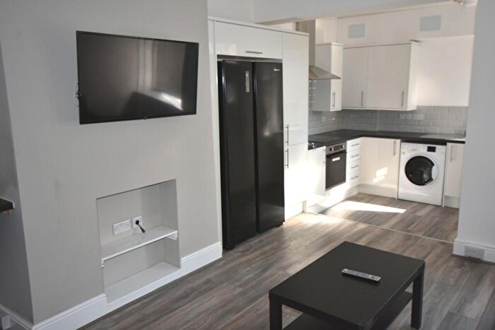 2 Bedroom Flat To Rent In King John Terrace, Newcastle Upon Tyne, NE6