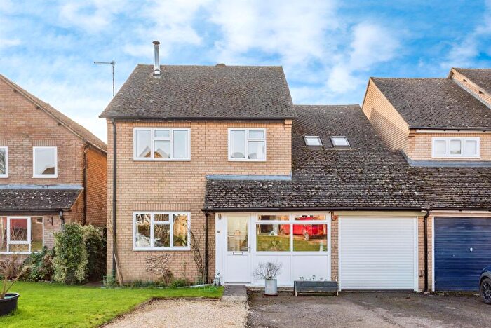 5 Bedroom Semi-Detached House For Sale In Lime Kiln Road, Tackley, OX5