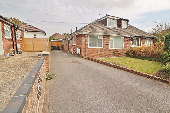3 Bedroom Semi-detached Bungalow For Sale In Maple Drive, Denmead, PO7