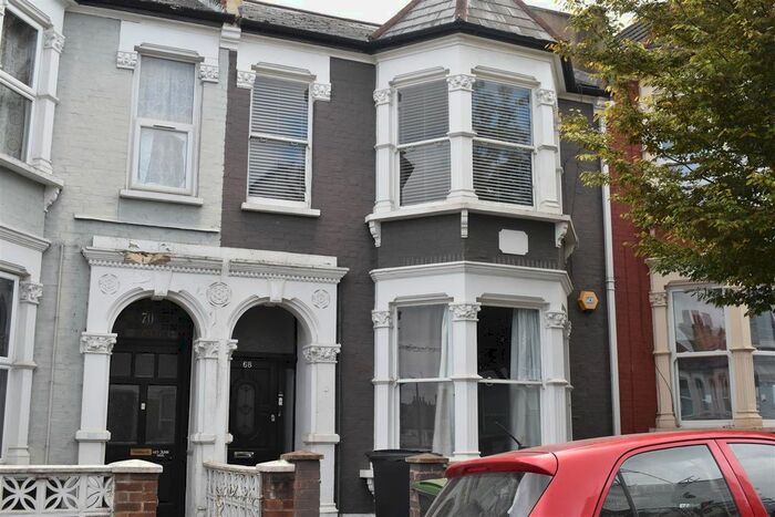 2 Bedroom Property To Rent In Warham Road, London, N4
