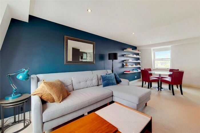 2 Bedroom Flat To Rent In Salcott Road, Clapham, London, SW11