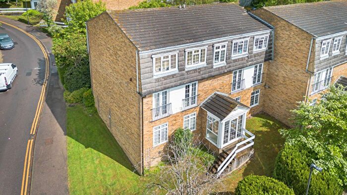 2 Bedroom Flat For Sale In Crofton Way, Enfield, EN2
