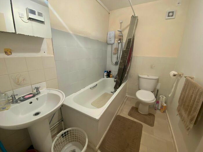 1 Bedroom Flat To Rent In Hatton Court, Edmonton, N9