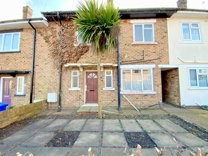 2 Bedroom Terraced House For Sale In George Street, Cleethorpes, DN35
