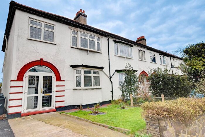 3 Bedroom Semi-Detached House To Rent In Green Lane, London, SW16