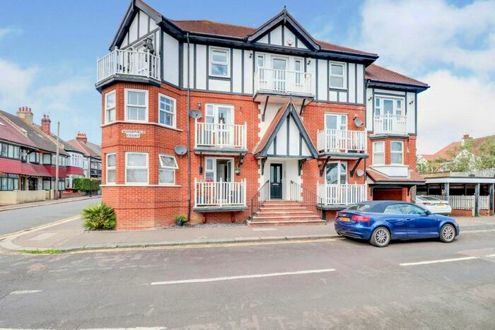 2 Bedroom Flat To Rent In Uplands Road, Leigh-On-Sea, SS9