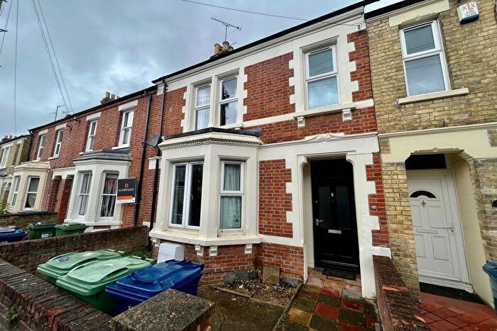 6 Bedroom Terraced House To Rent In Southfield Road, Oxford, Cowley, Oxfordshire, OX4