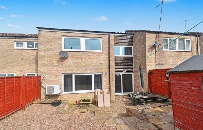 4 Bedroom Terraced House For Sale In Sturton Walk, Corby, NN18