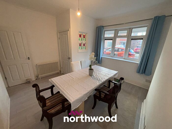 3 Bedroom Terraced House For Sale In Kenneth Avenue, Stainforth, Doncaster, DN7