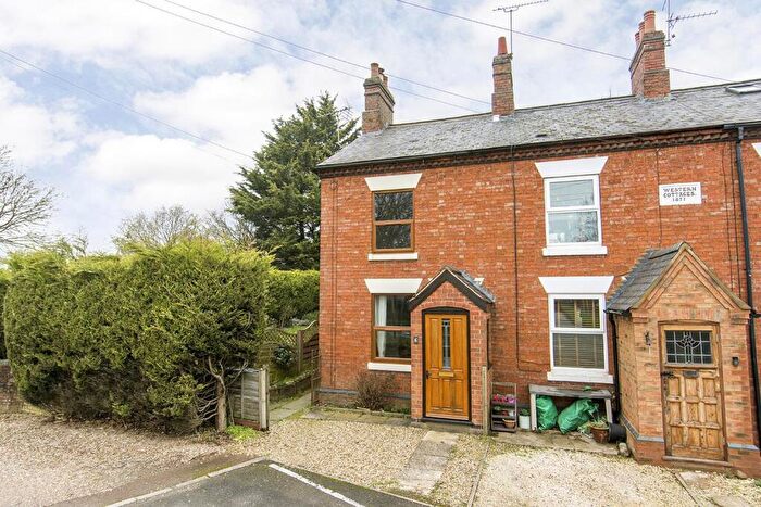 2 Bedroom Cottage For Sale In Lutterworth Road, North Kilworth, LE17
