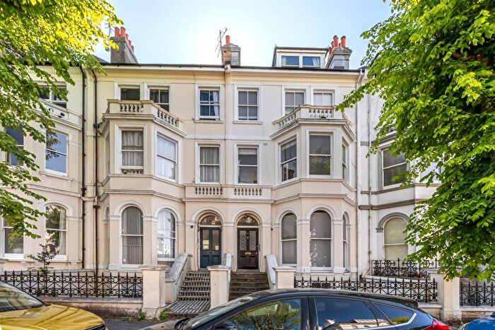 2 Bedroom Flat For Sale In St. Aubyns, Hove, BN3
